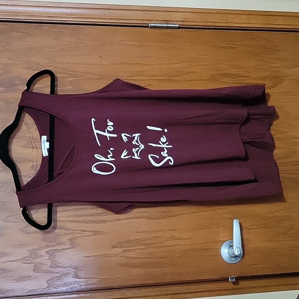 For Fox's Sake! Soft flowy keyhole tank top